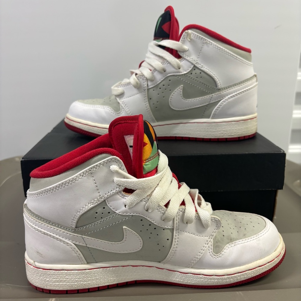 Air Jordan  1 Mid "Hares"  True Red          6W/4.5Y Bugs Bunny